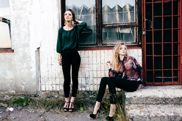 Kluczowe zasady tworzenia harmonijnych stylizacji na co dzień